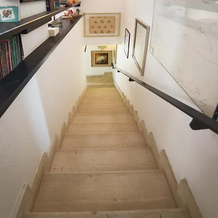 Sleeps 11 With Pool Air Con And Wifi Lequile