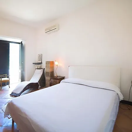 Willa Sleeps 11 With Pool Air Con And Wifi