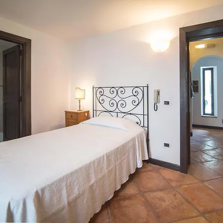 Sleeps 11 With Pool Air Con And Wifi Lequile